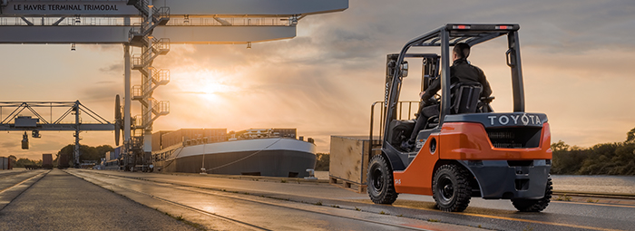 Šakiniai krautuvai su vidaus degimo varikliais